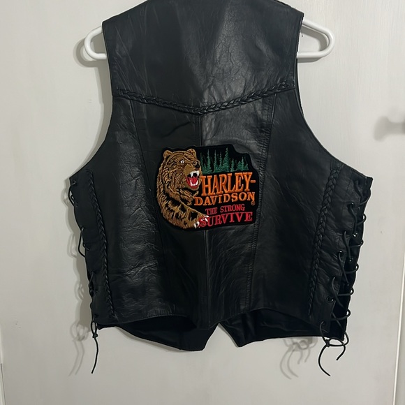 Vintage Unik leather vest with patches and two front pockets - Picture 5 of 6